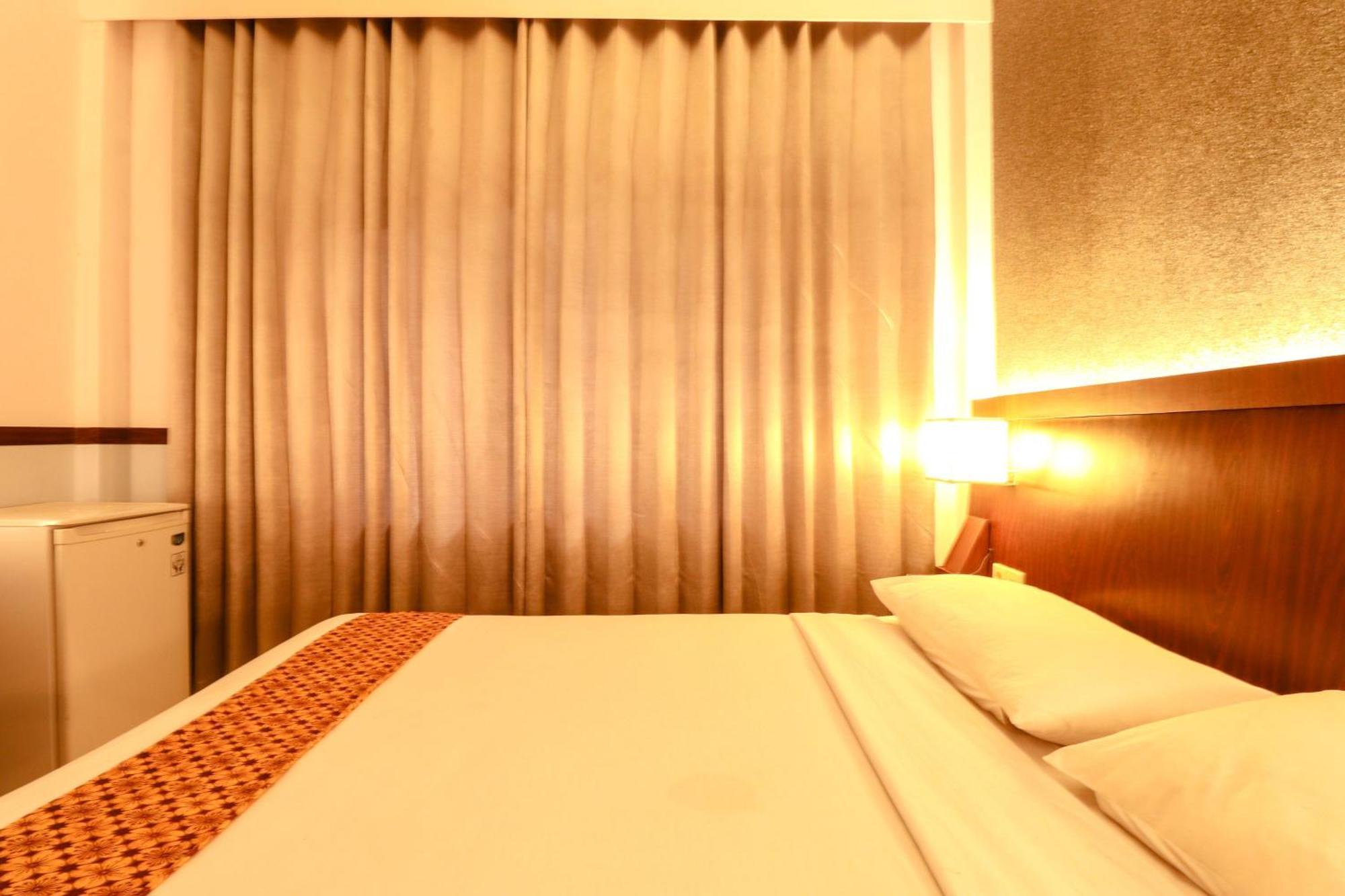 Hotel Jawa Surabaya Exterior foto